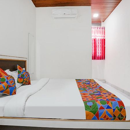 Fabexpress Sai Lodging I - Nr Nashik Railway Station מראה חיצוני תמונה