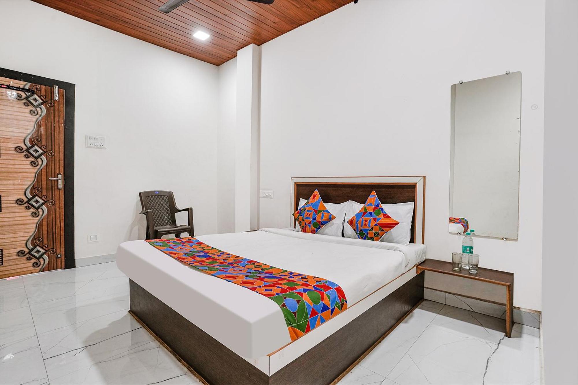Fabexpress Sai Lodging I - Nr Nashik Railway Station מראה חיצוני תמונה