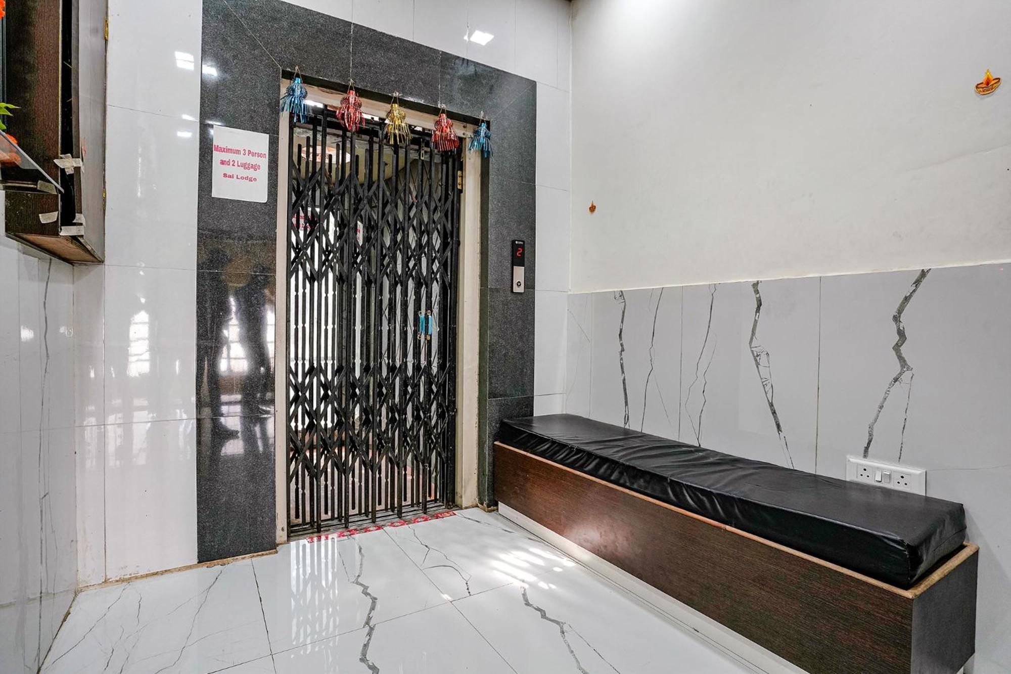 Fabexpress Sai Lodging I - Nr Nashik Railway Station מראה חיצוני תמונה